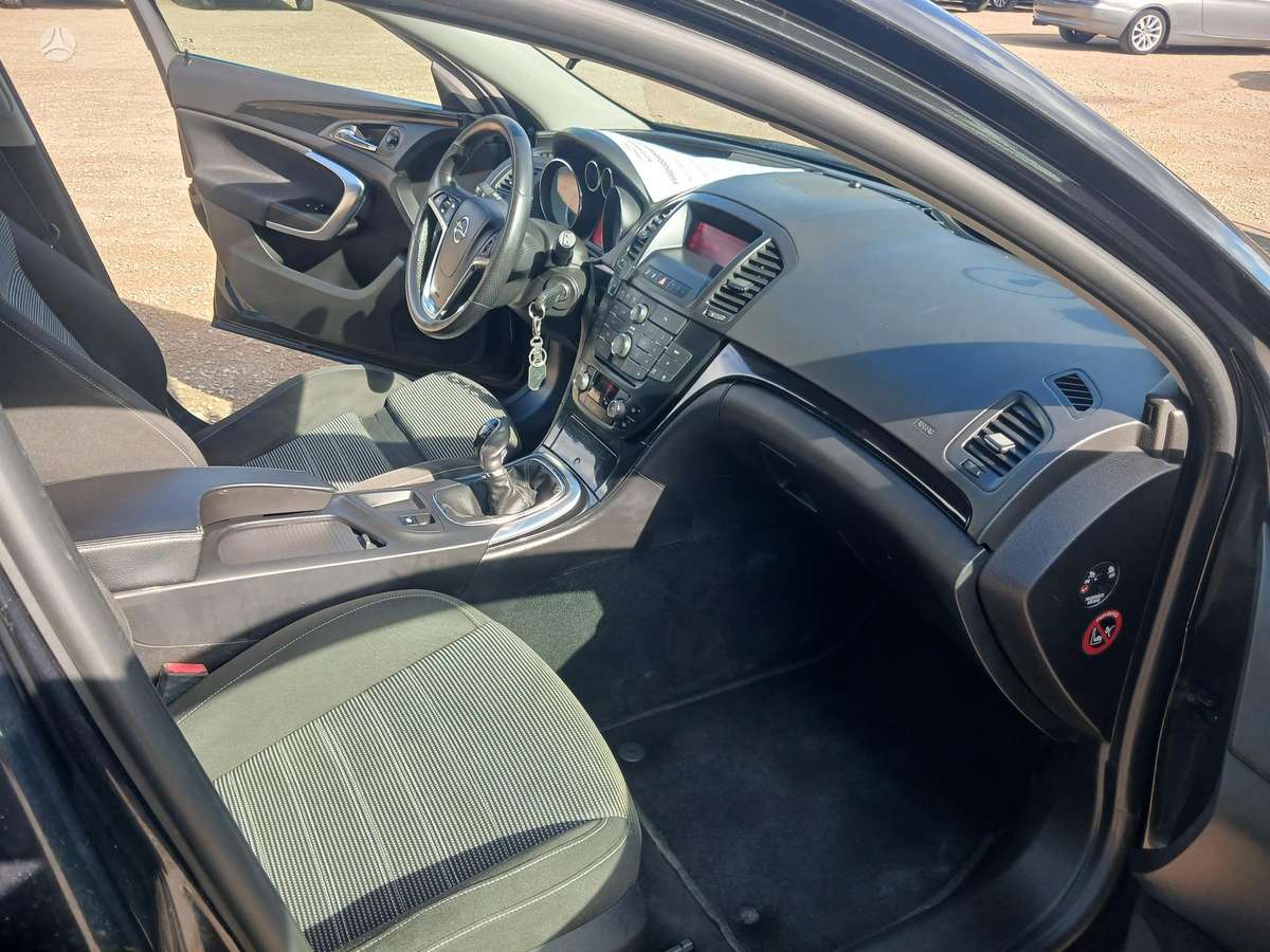 Opel Insignia 2012 — photo 10