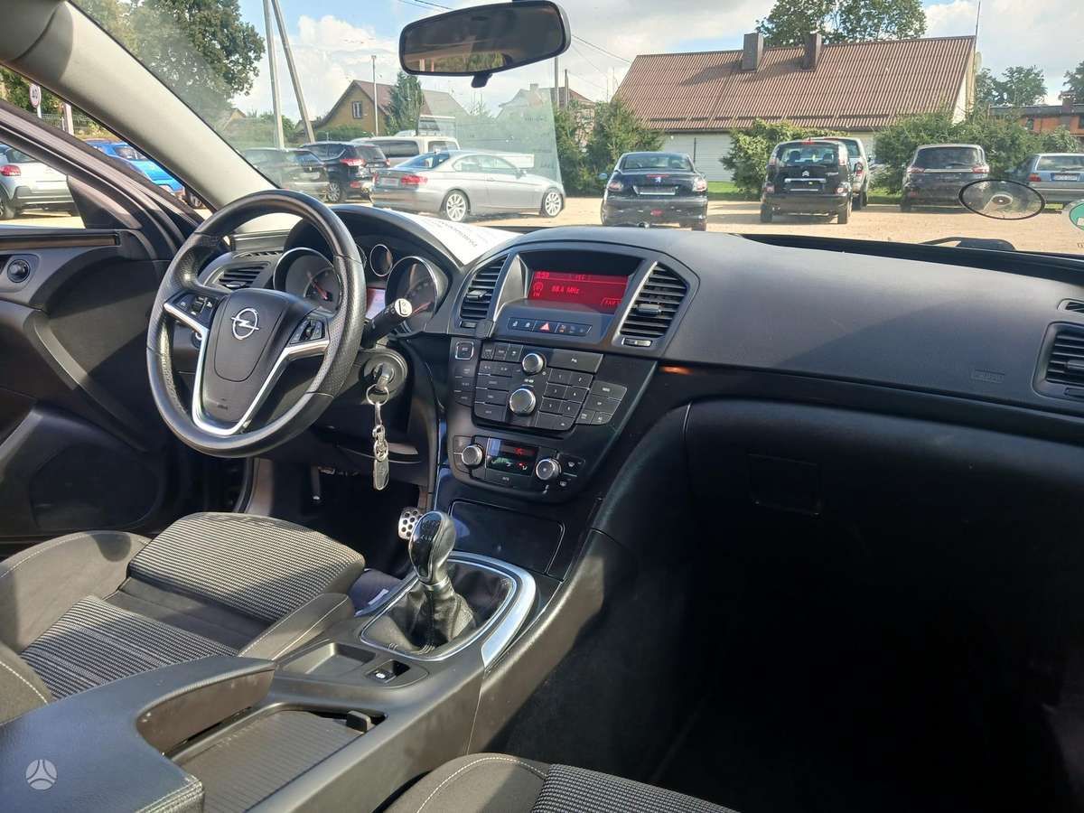 Opel Insignia 2012 — photo 11