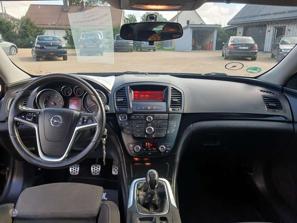 Opel Insignia 2012 — photo 12