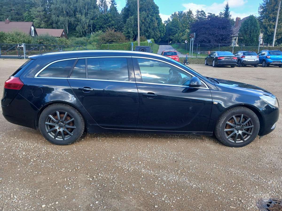Opel Insignia 2012 — engine 1956 cm³, 110 HP (81kW)
