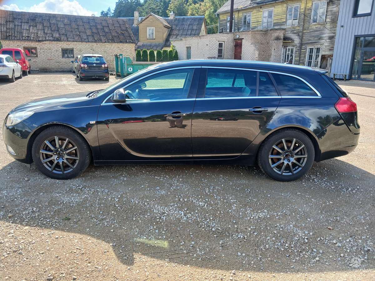 Opel Insignia 2012 — photo 8