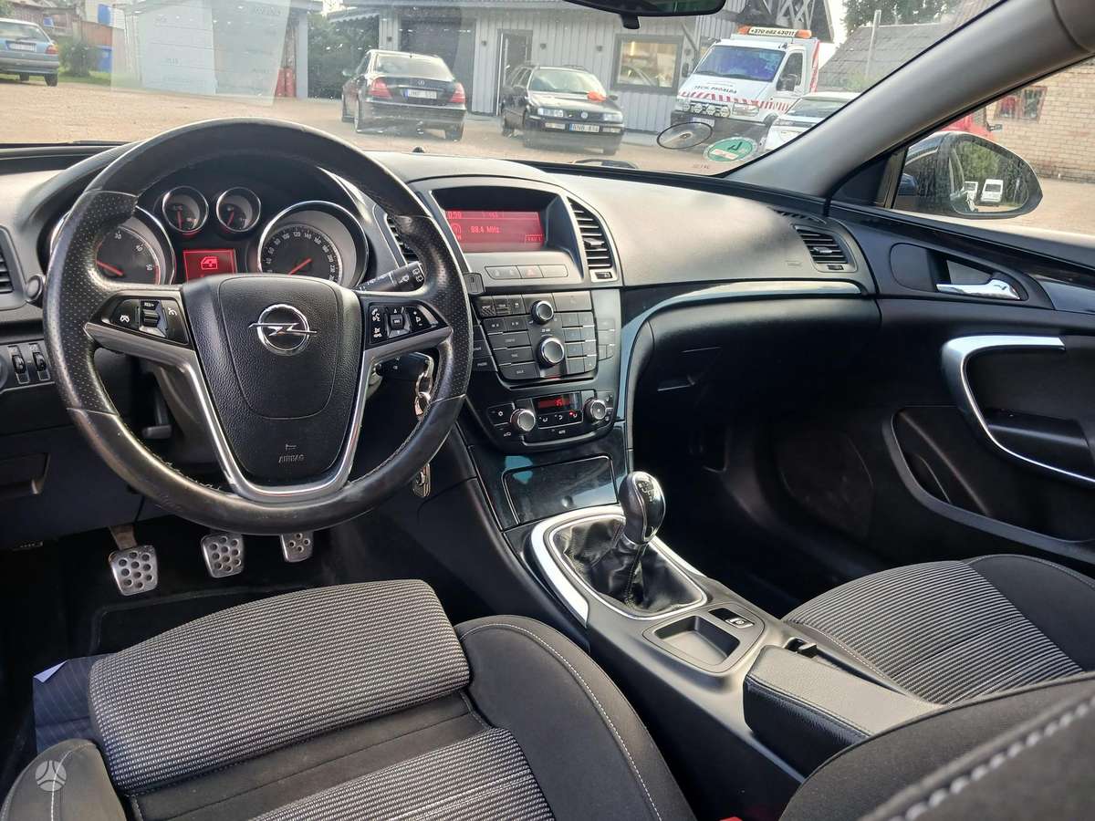 Opel Insignia 2012 — photo 9