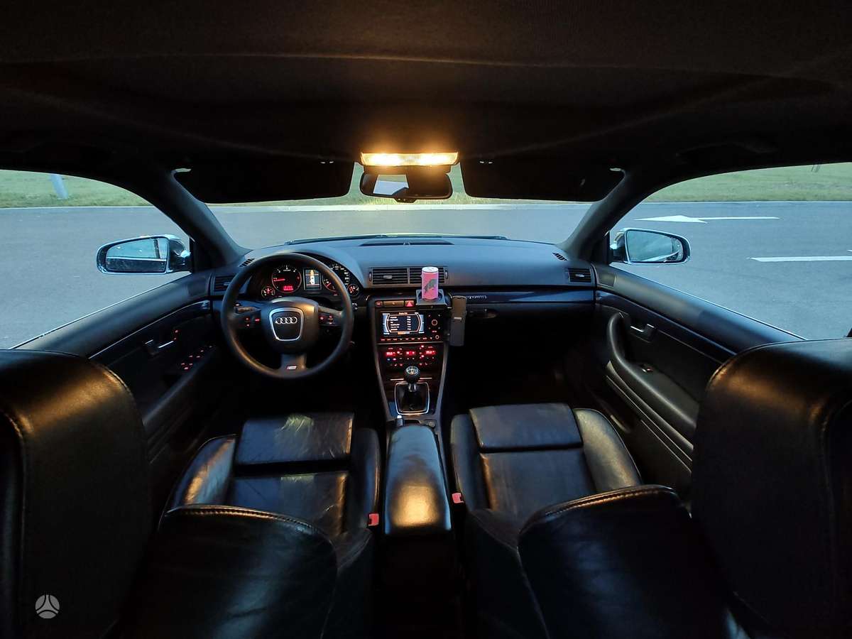 Audi A4 2005 — photo 10