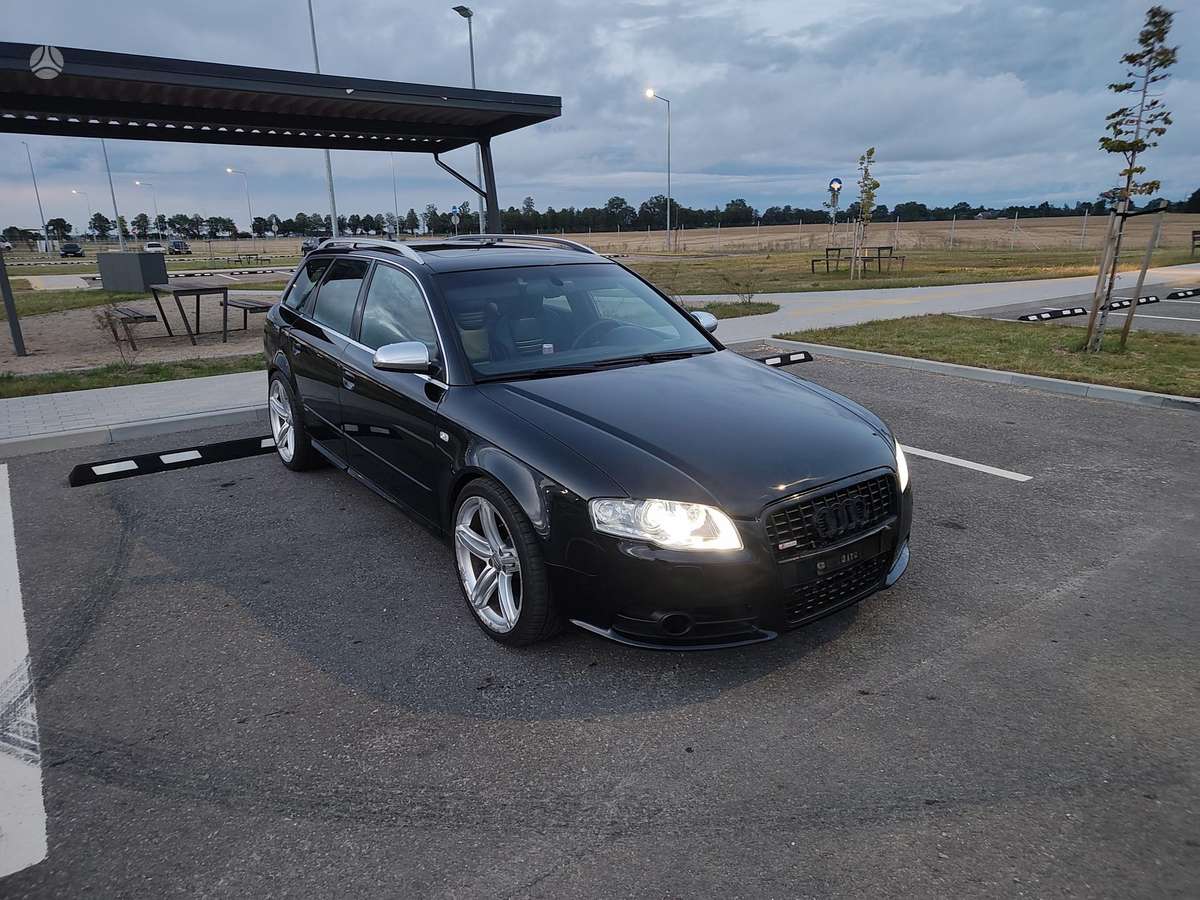 Audi A4 2005 — rear view