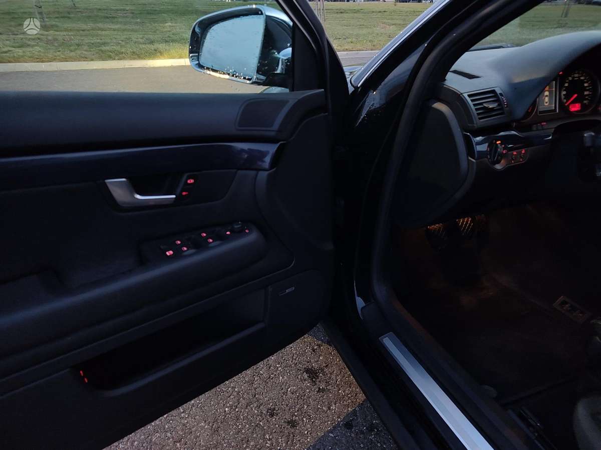 Audi A4 2005 — photo 7