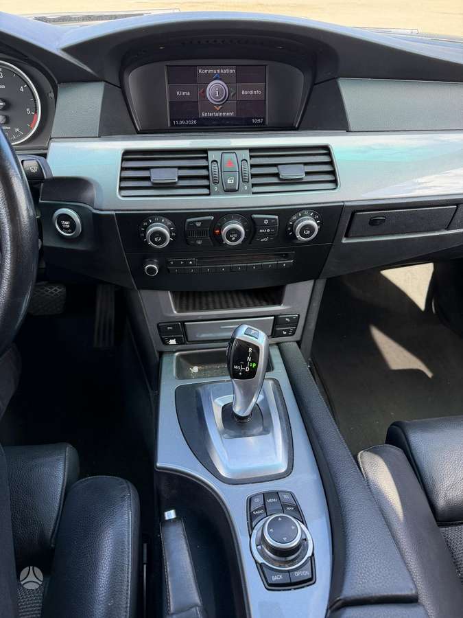 BMW 520 2009 — photo 11