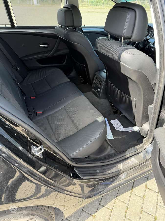 BMW 520 2009 — photo 18