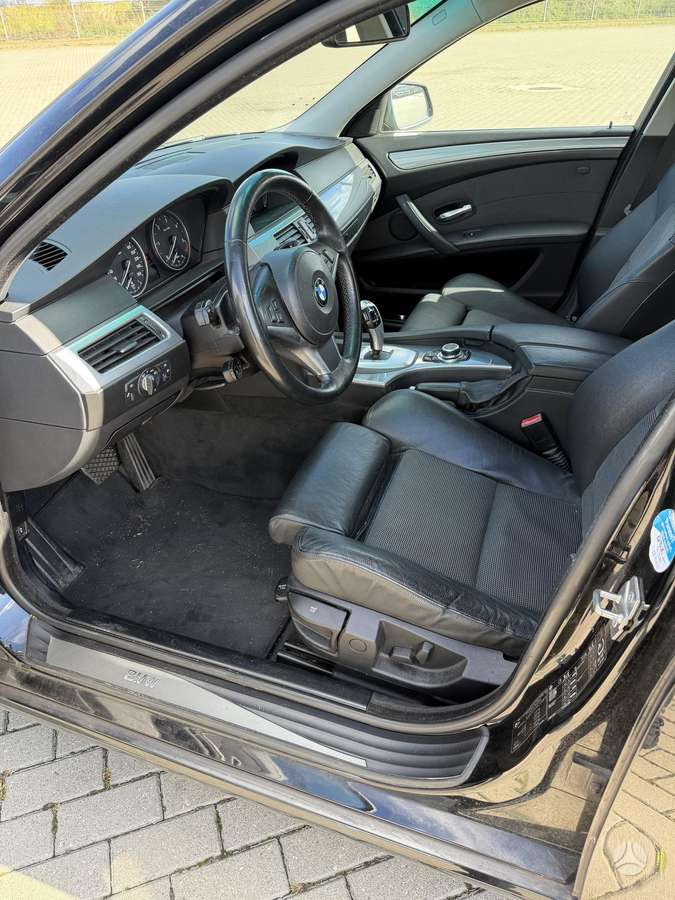 BMW 520 2009 — photo 9