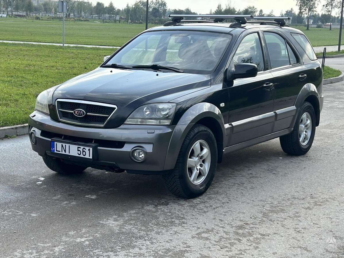 Kia Sorento 2006 — rear view