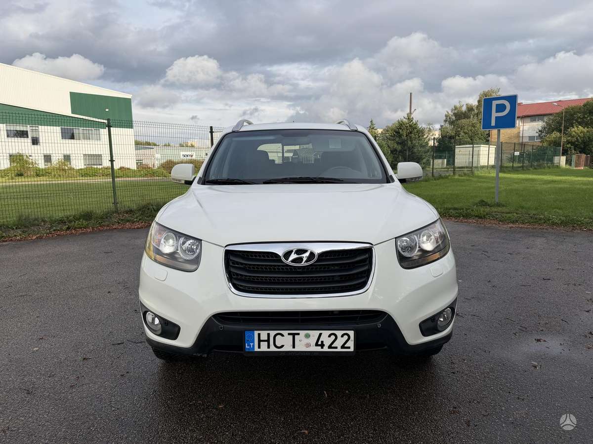 Hyundai Santa 2010 — салон