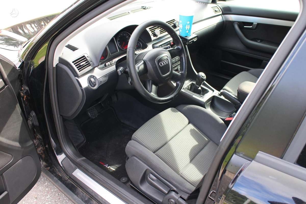 Audi A4 2008 — photo 12