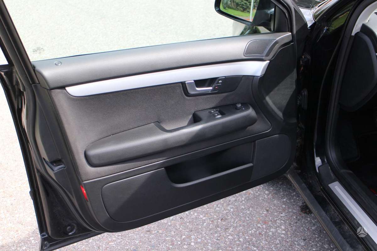 Audi A4 2008 — photo 13