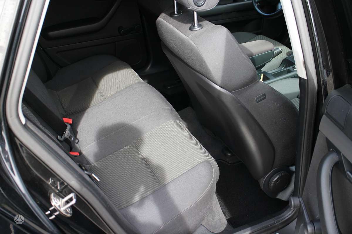 Audi A4 2008 — photo 18