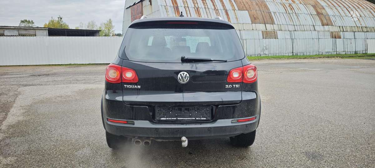 Volkswagen Tiguan 2009 — engine 1984 cm³, 170 HP (125kW)