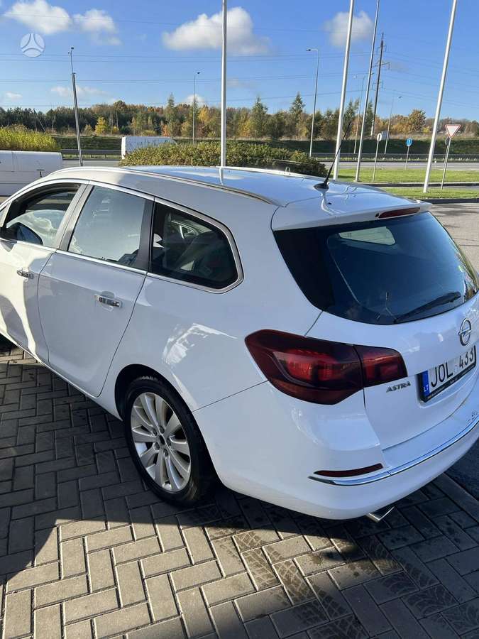Opel Astra 2013 — photo 5