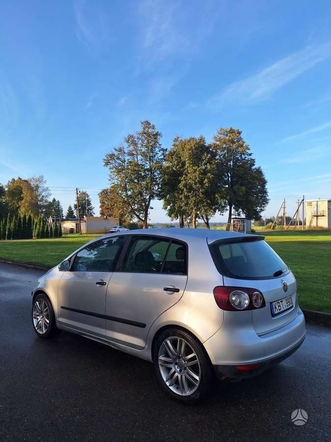 Volkswagen Golf 2005 — engine 1896 cm³, 105 HP (77kW)