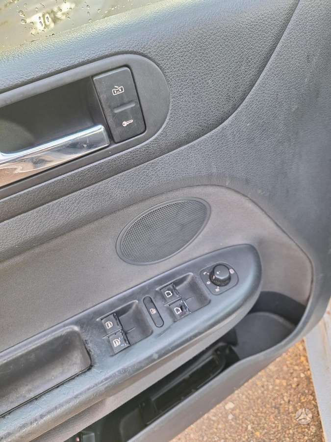 Volkswagen Golf 2005 — photo 7