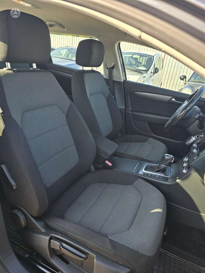 Volkswagen Passat 2012 — photo 12