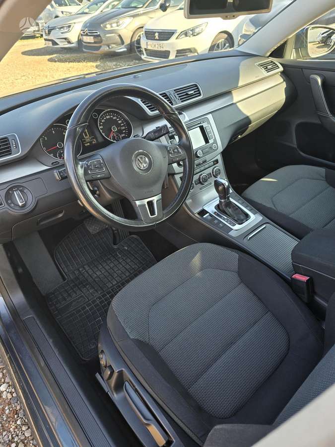 Volkswagen Passat 2012 — photo 13