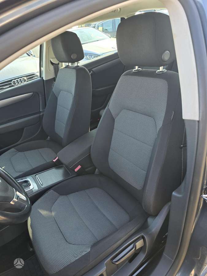 Volkswagen Passat 2012 — photo 14