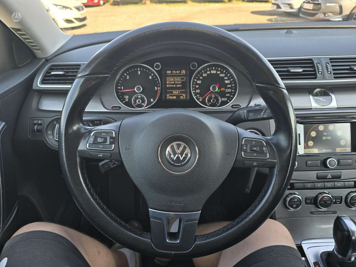Volkswagen Passat 2012 — photo 15