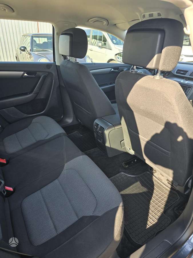 Volkswagen Passat 2012 — photo 23