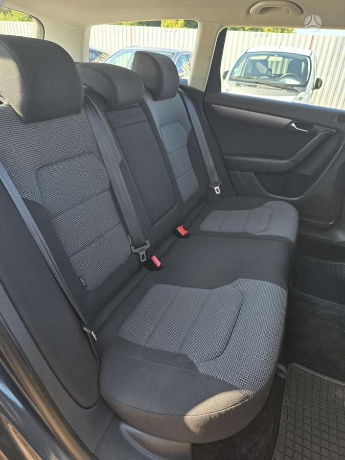 Volkswagen Passat 2012 — photo 24