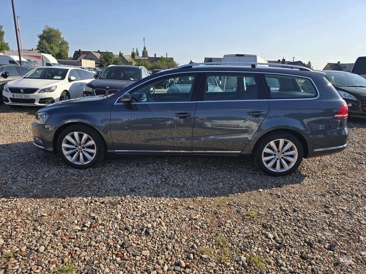 Volkswagen Passat 2012 — engine 1598 cm³, 105 HP (77kW)