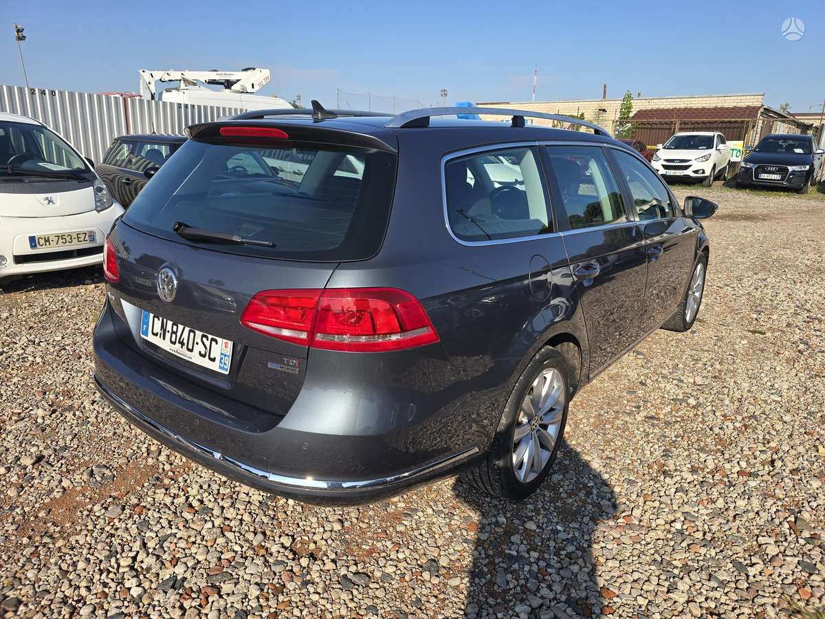 Volkswagen Passat 2012 — photo 8