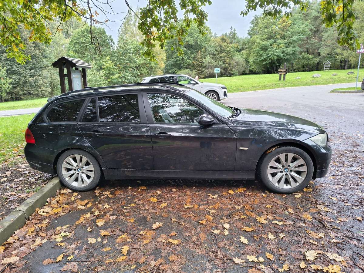 BMW 320 2008 — двигун 1995 cm³, 177 HP (130kW)