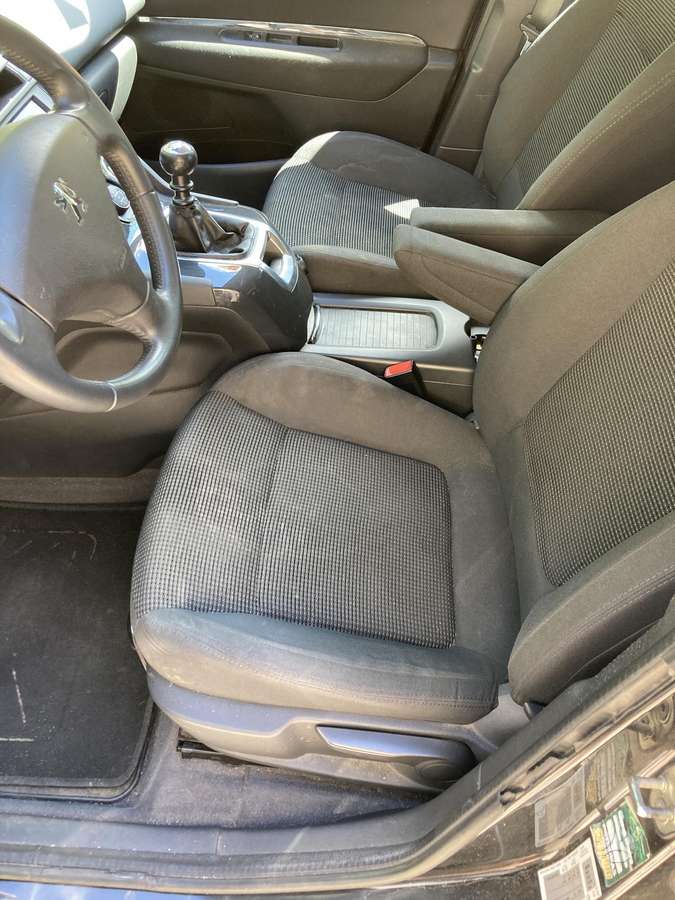 Peugeot 5008 2012 — photo 9