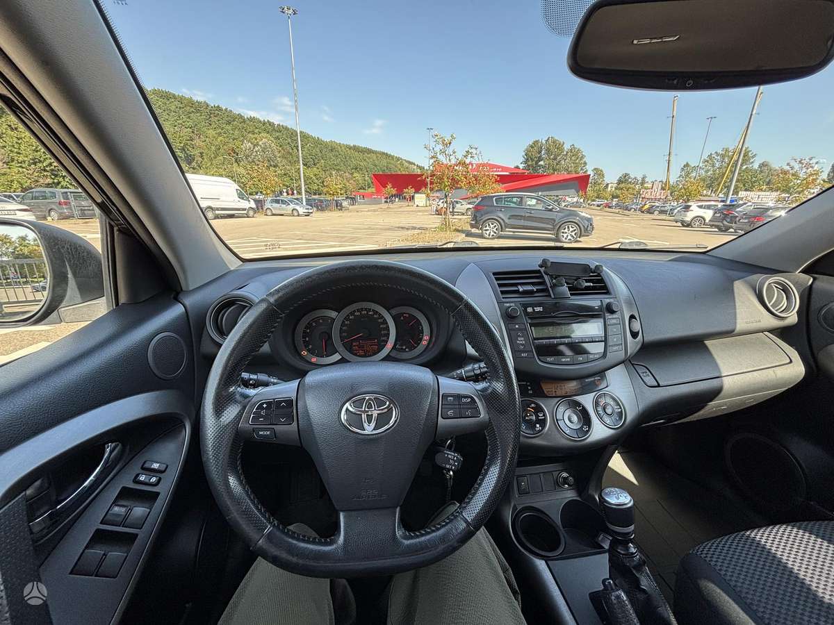 Toyota RAV4 2009 — photo 8