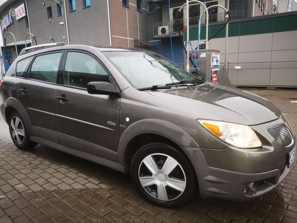 Pontiac Vibe 2005 — photo 11