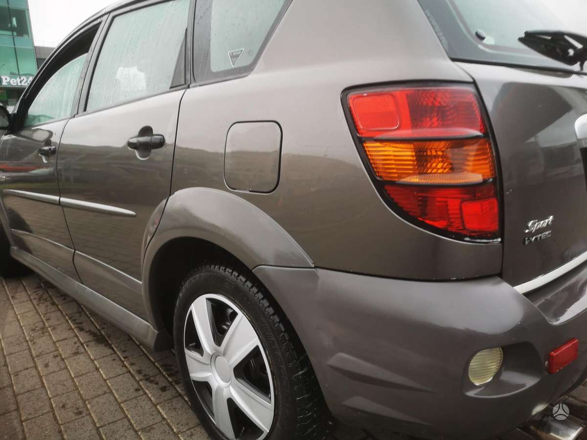 Pontiac Vibe 2005 — photo 15