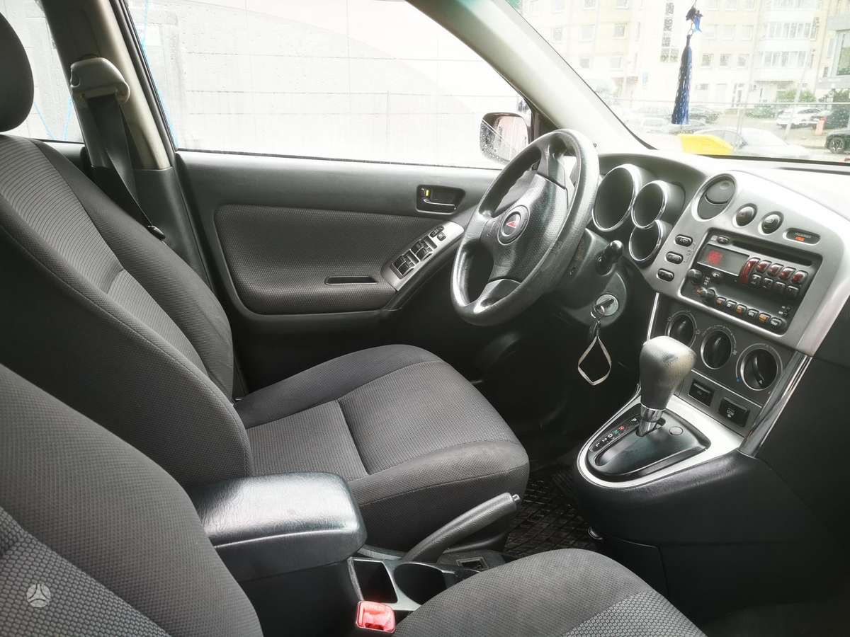 Pontiac Vibe 2005 — interior