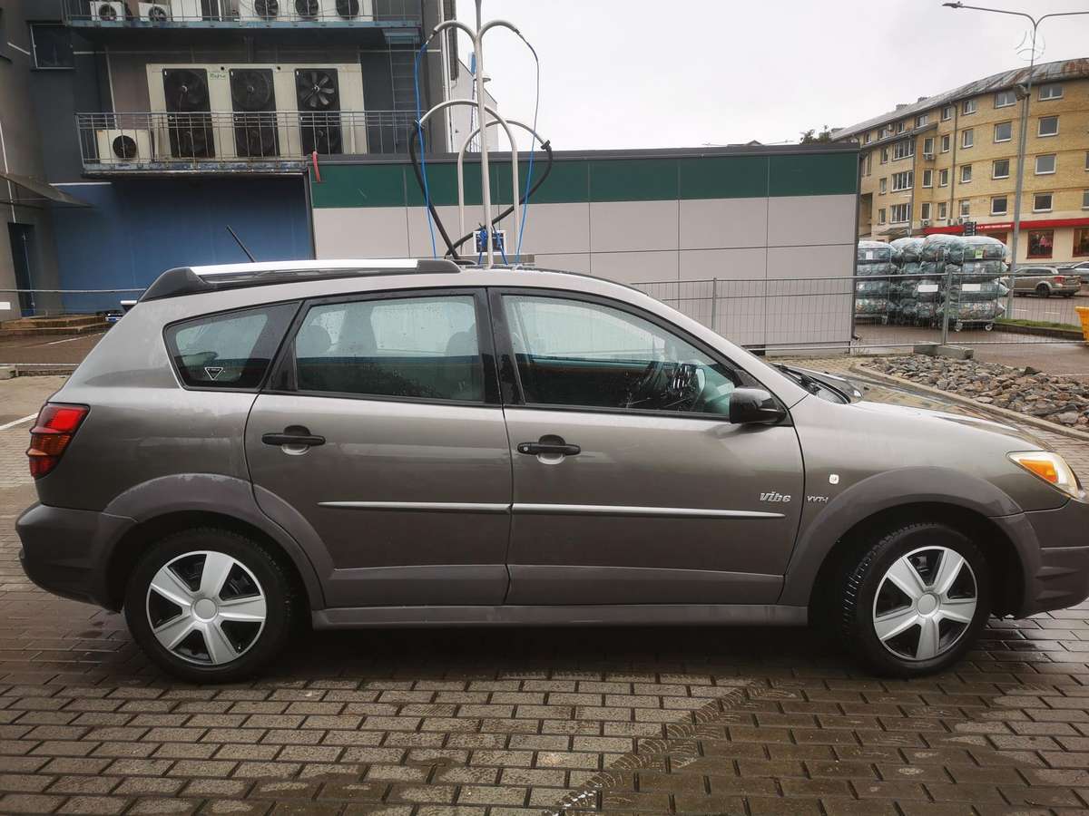 Pontiac Vibe 2005 — photo 8