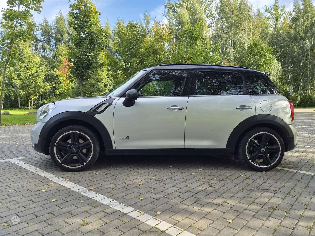 Mini Countryman 2011 — engine 1995 cm³, 143 HP (105kW)