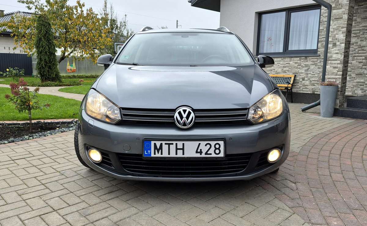 Volkswagen Golf 2012 — вигляд ззаду