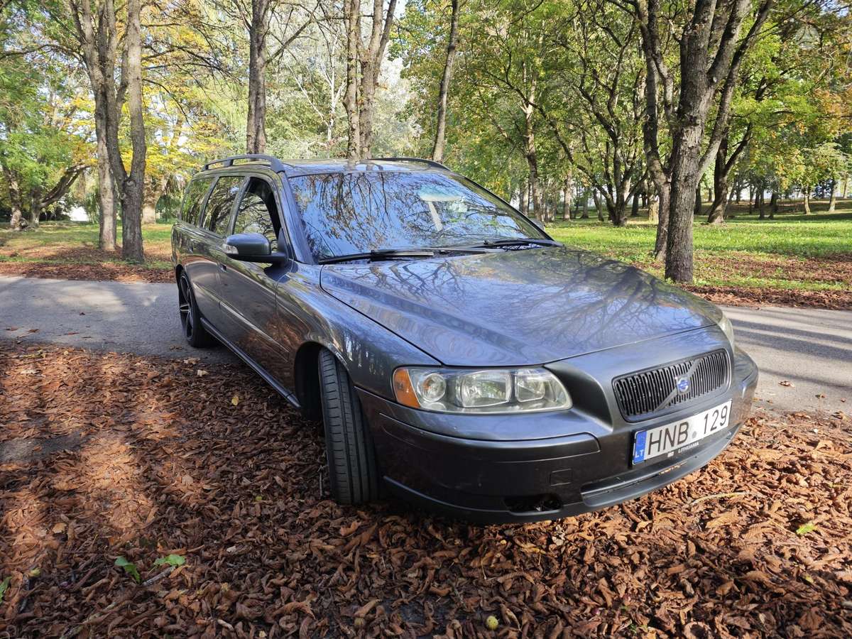 Volvo V70 2007 — вигляд ззаду