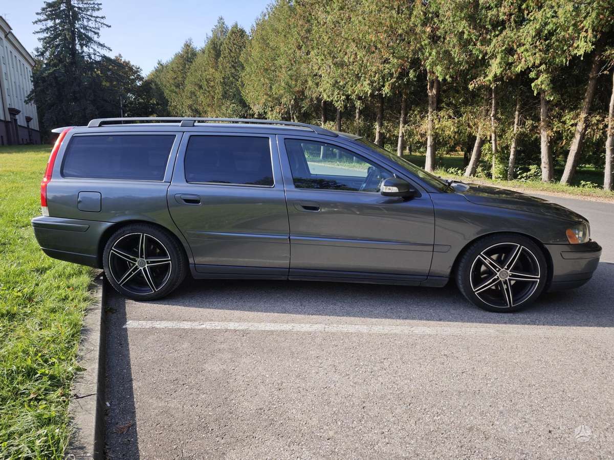 Volvo V70 2007 — двигун 2400 cm³, 185 HP (136kW)