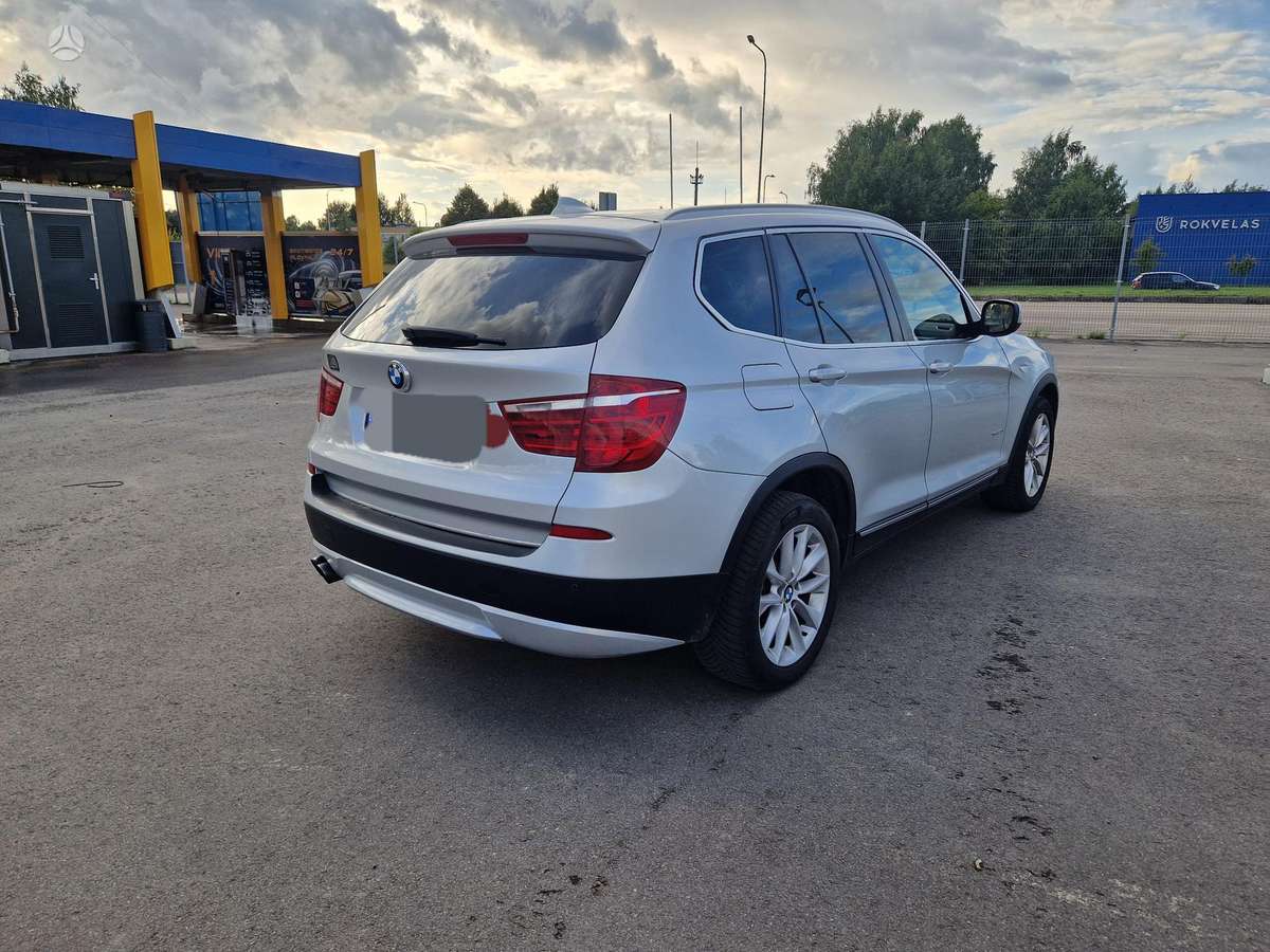 BMW X3 2013 — салон
