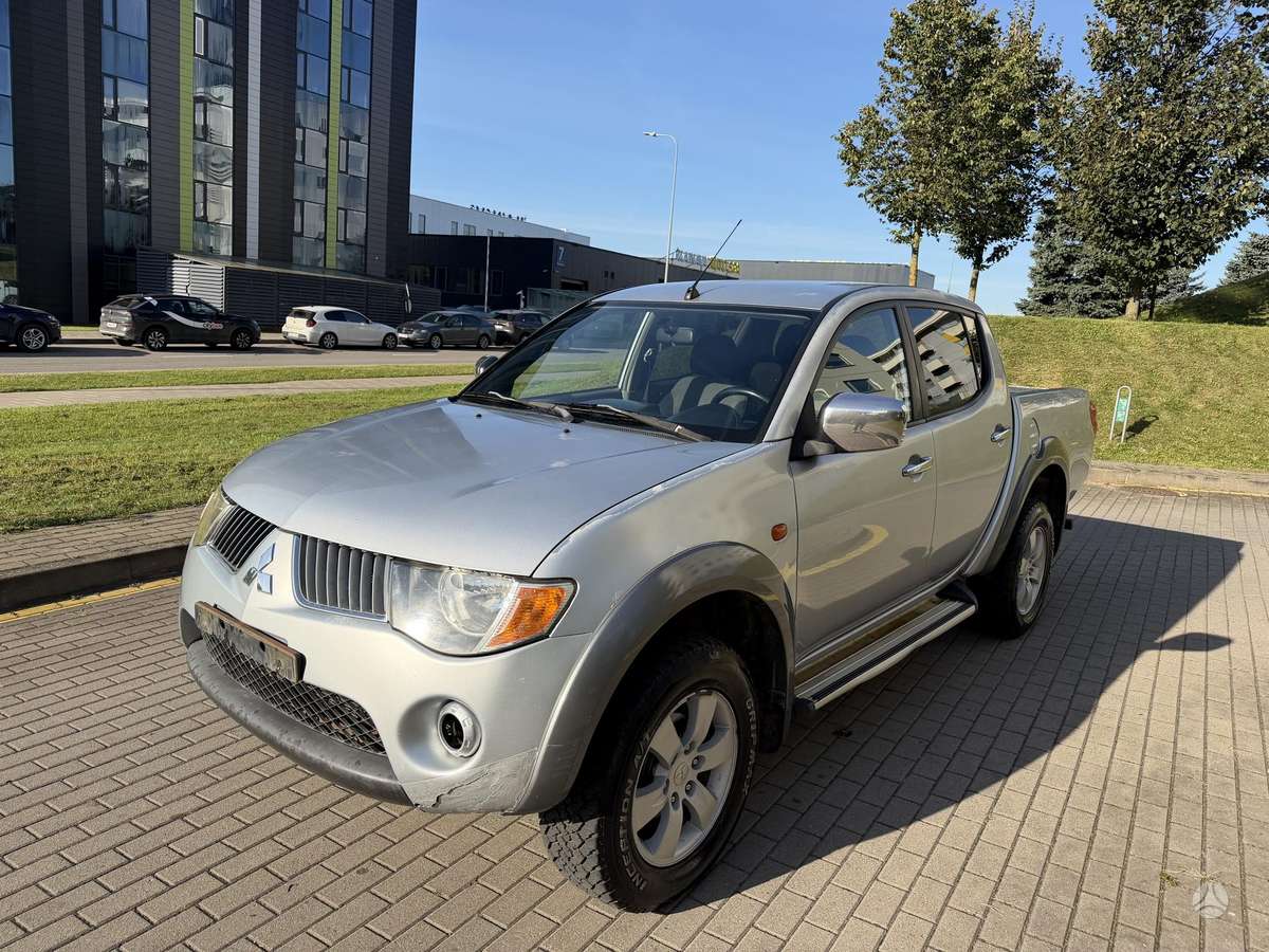 Mitsubishi L200 2007 — вигляд ззаду