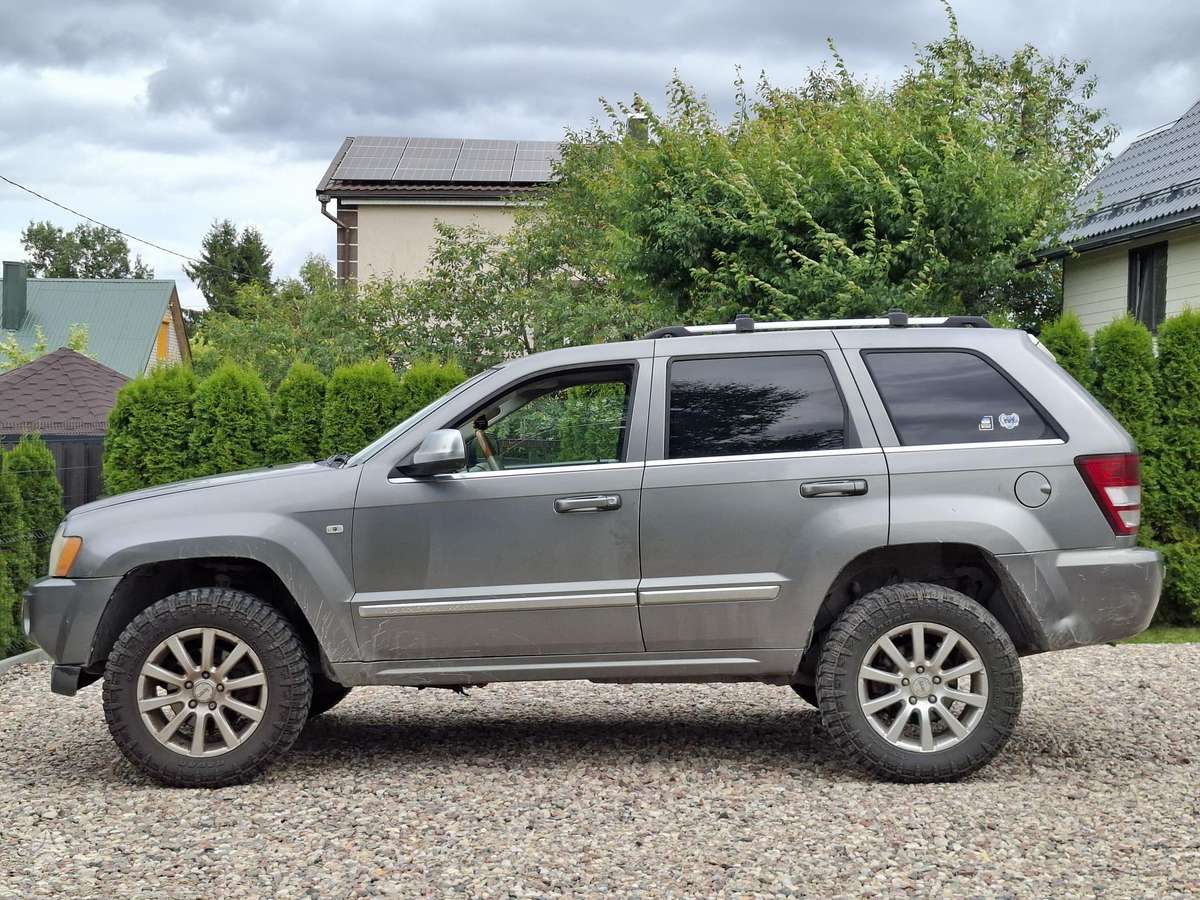 Jeep Grand 2006 — rear view