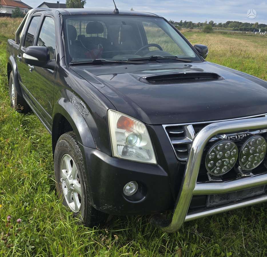 Isuzu D-Max 2008 — rear view