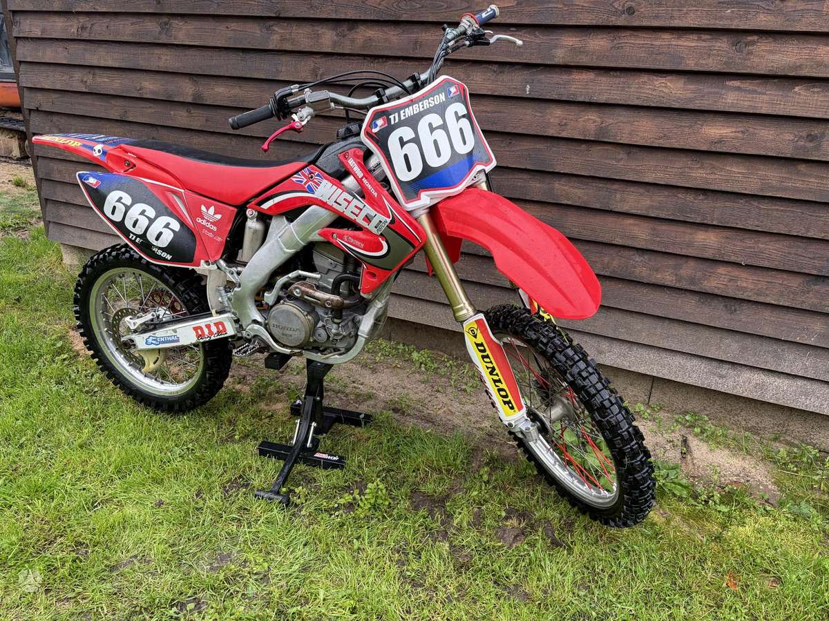 Honda CRF 2008 — engine 250 cm³