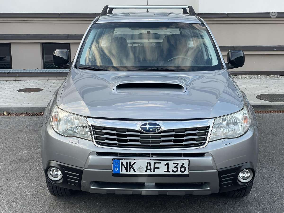 Subaru Forester 2009 — rear view