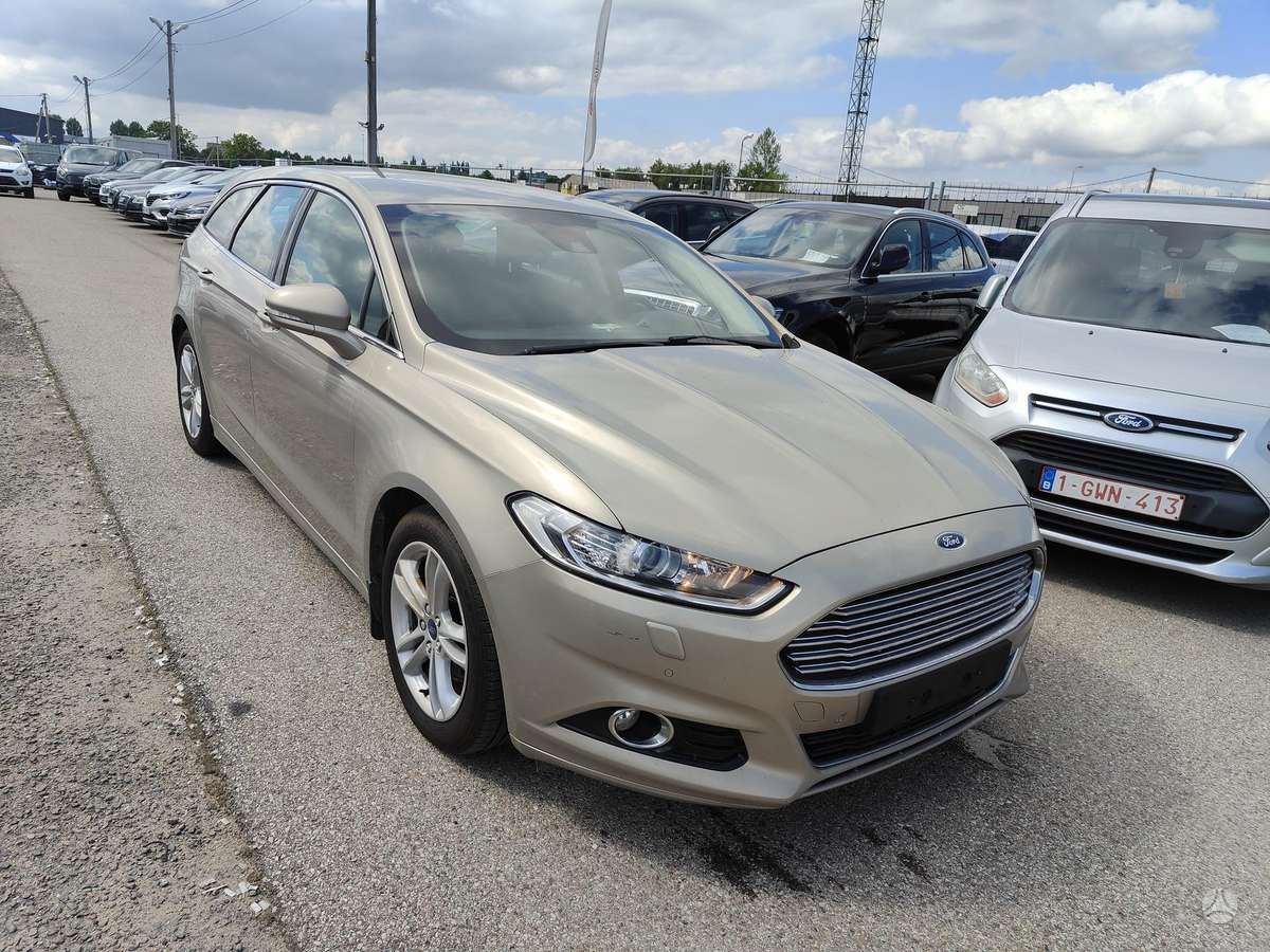 Ford Mondeo 2015 — rear view