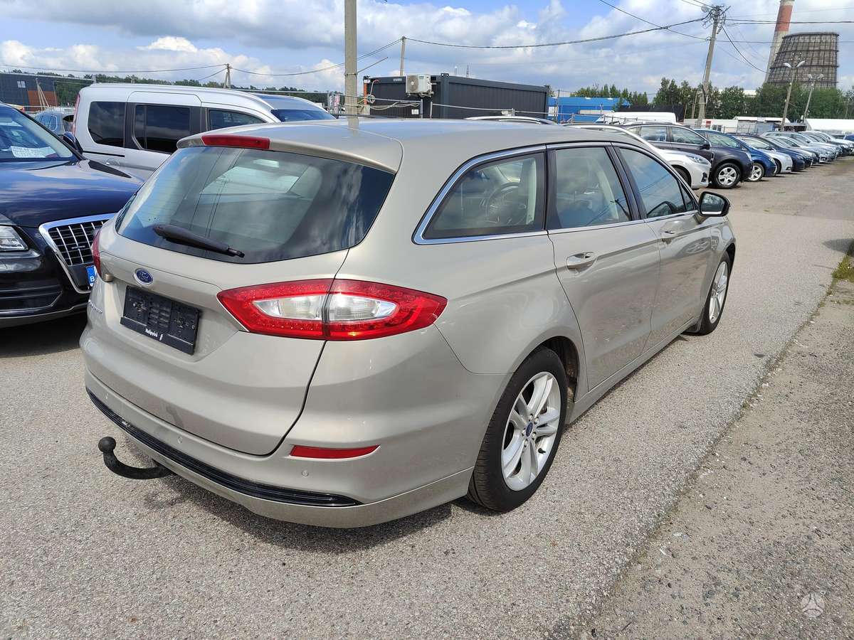 Ford Mondeo 2015 — interior