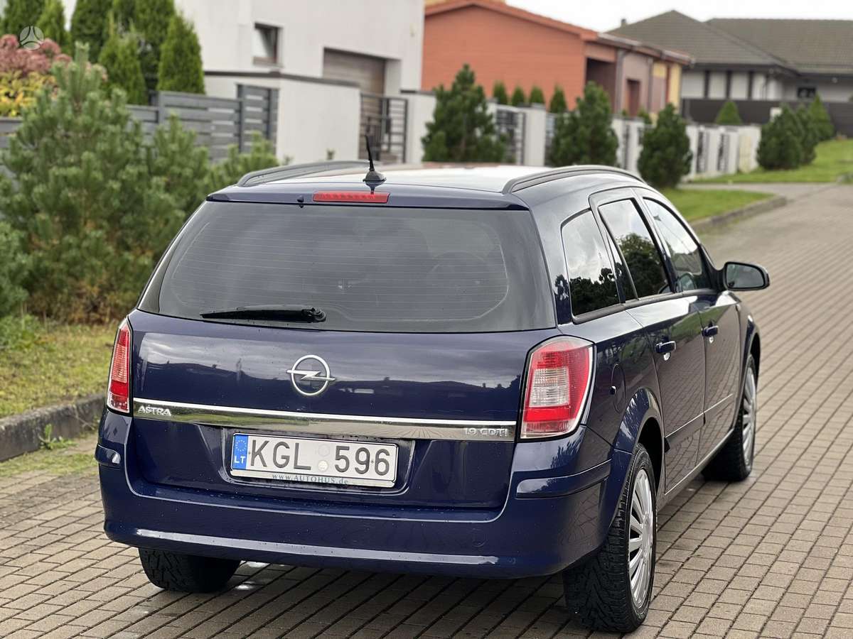 Opel Astra 2008 — engine 1900 cm³