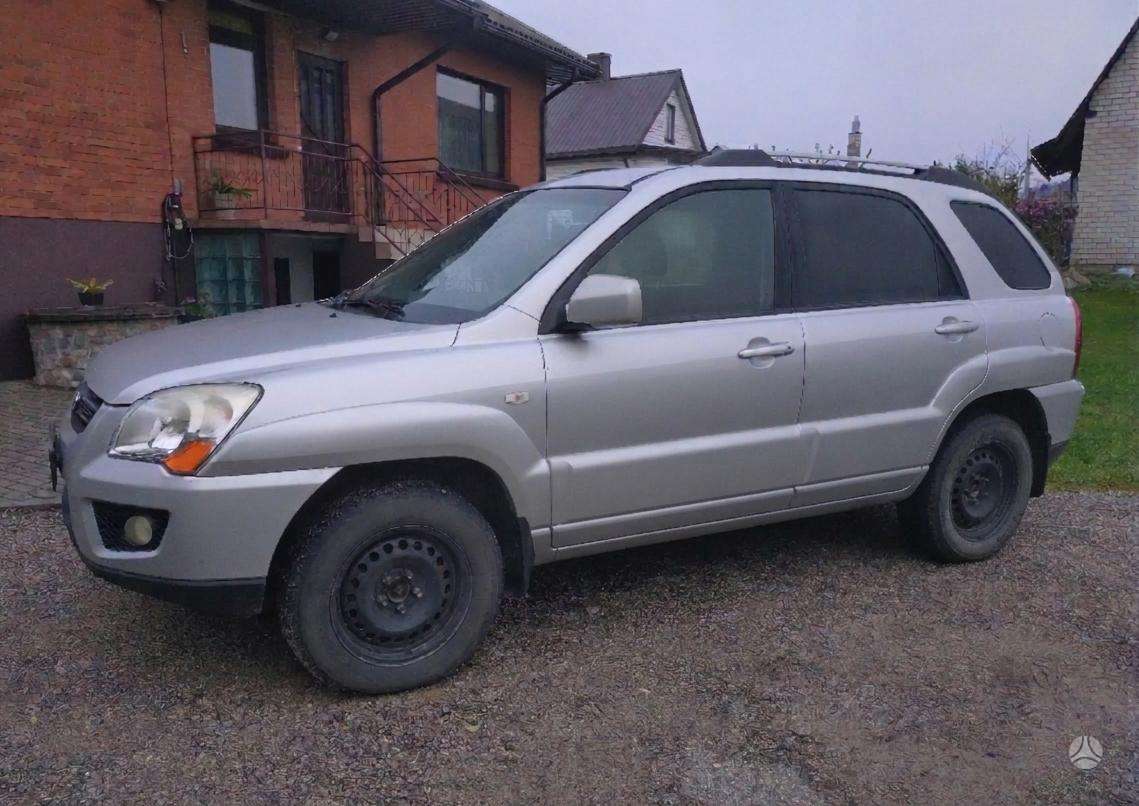 Kia Sportage 2010 — салон